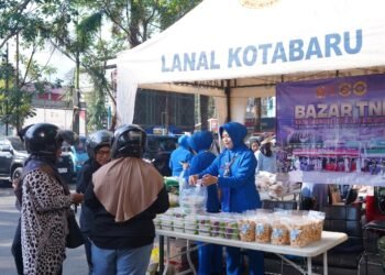 Lanal Kotabaru Gelar Bazar Murah, Penuhi Kebutuhan Pokok Warga