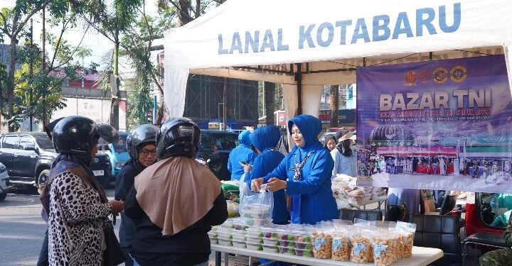 Lanal Kotabaru Gelar Bazar Murah, Penuhi Kebutuhan Pokok Warga