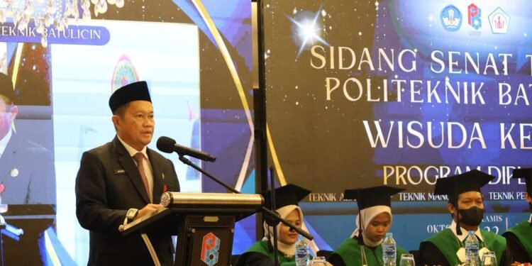 Bupati Tanah Bumbu Dorong Sinergi Pendidikan Vokasi dan Industri pada Wisuda Politeknik Batulicin