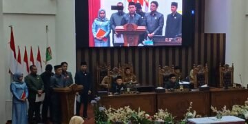 DPRD Tanah Bumbu Sampaikan  Dua Raperda Inisiatif, Fokus pada Penanggulangan Kemiskinan dan Pengembangan SDM