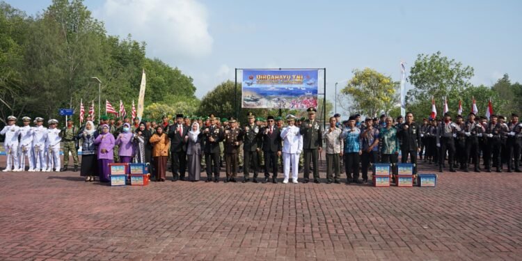 Pemkab Kotabaru Hadiri Upacara HUT ke-81 TNI, Tegaskan Komitmen Perkuat Sinergi
