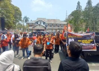 Resmi Cabor Muaythai Kotabaru dikukuhkan Ketua KONI Kotabaru