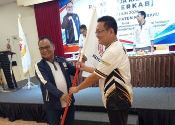 Resmi Cabor Muaythai Kotabaru dikukuhkan Ketua KONI Kotabaru